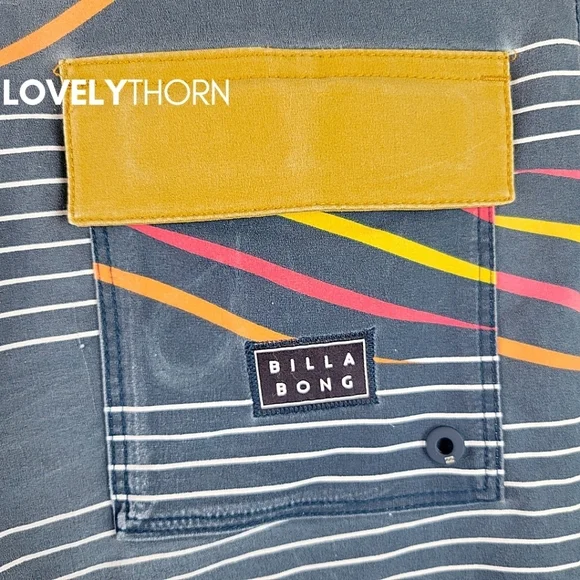 BILLABONG // tie waist graphic print surf board shorts - Picture 2 of 5